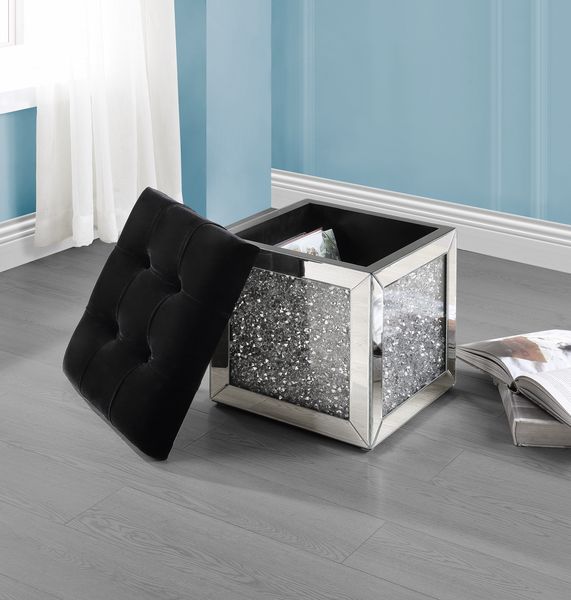 Noralie Ottoman